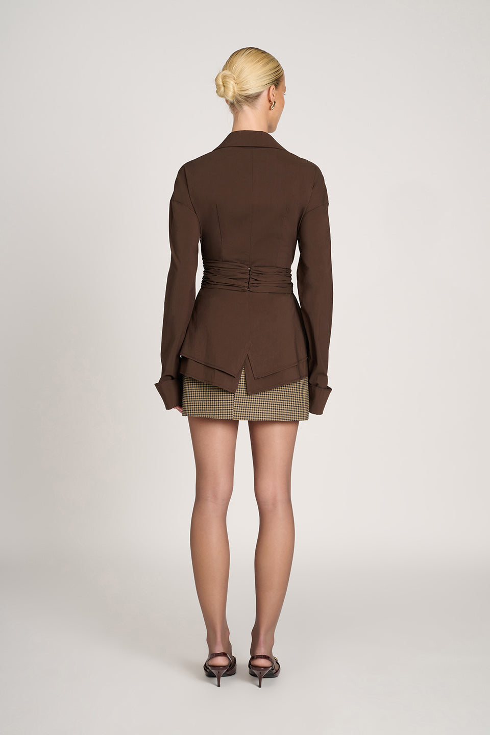 Freya - Maßgeschneiderte Wickelbluse